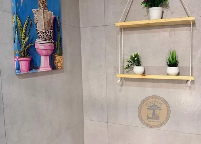 아파트 Cozy African Themed Unit In Paranaque *