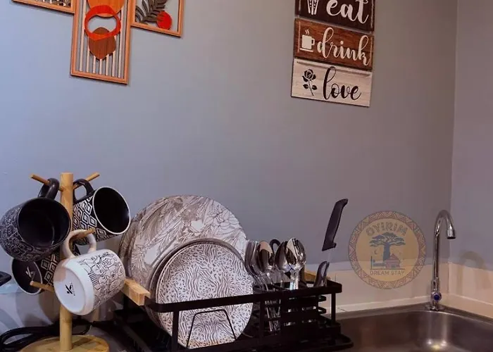Cozy African Themed Unit In Paranaque *