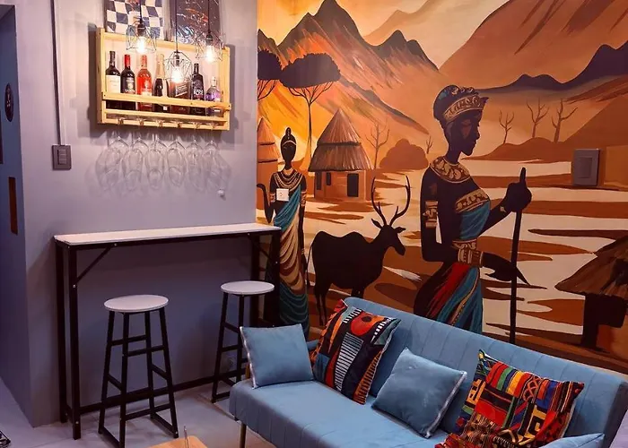 Apartment Cozy African Themed Unit In Paranaque